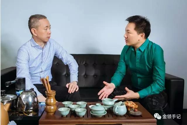 開業(yè)慶典:都是要照鏡子整一整