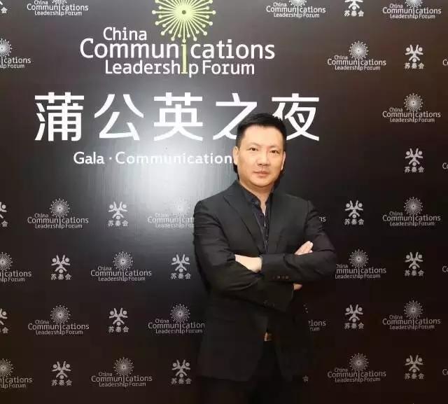 開業(yè)慶典:都是要照鏡子整一整