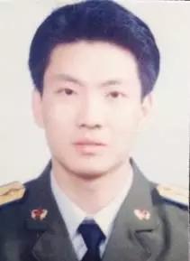 開業(yè)慶典:都是要照鏡子整一整